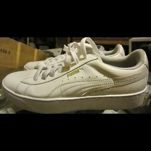 PUMA WOMEN'S VIKKY WHITE PLATFORM SNEAKER size 9M